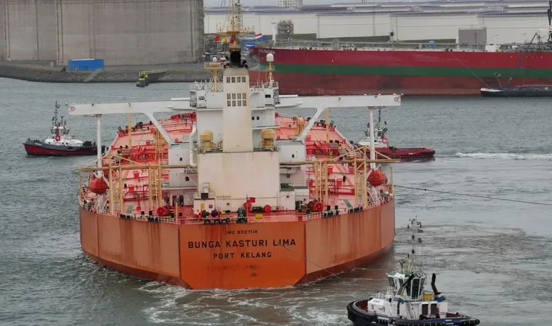 BUNGA KASTURI LIMA Tanker IMO 9327114 photo 9