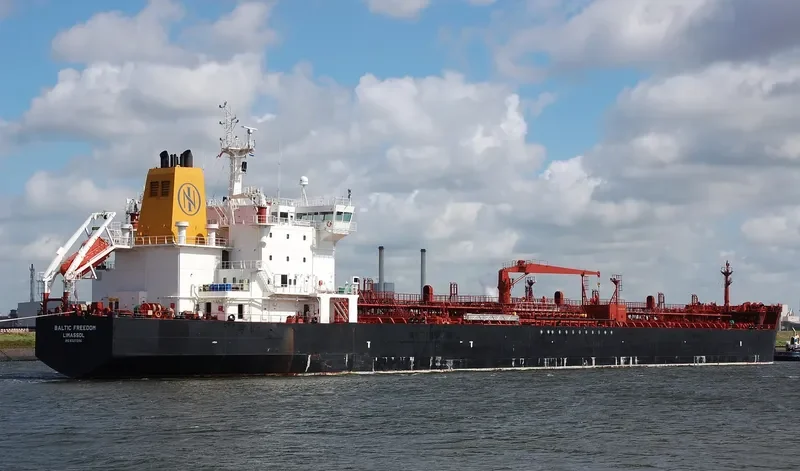 BALTIC FREEDOM Tanker IMO 9327396 photo 6