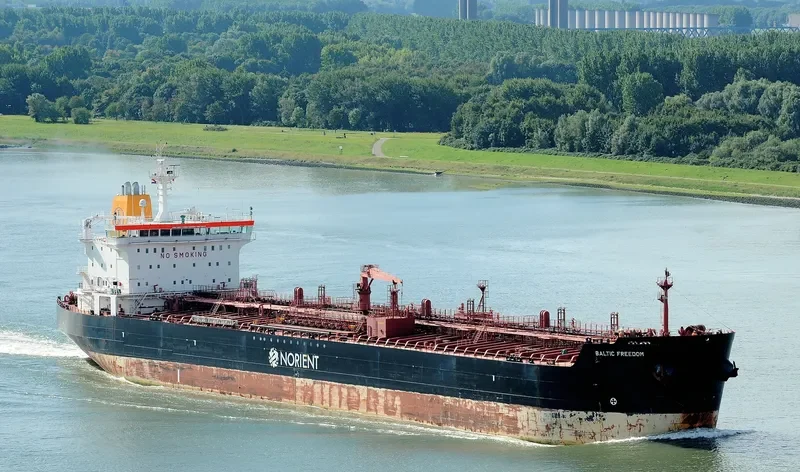 BALTIC FREEDOM Tanker IMO 9327396 photo 9
