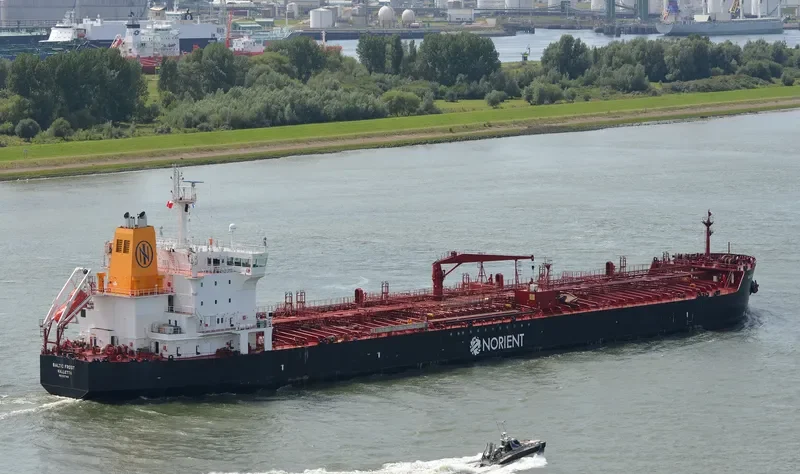 BALTIC FROST Tanker IMO 9327401 photo 4