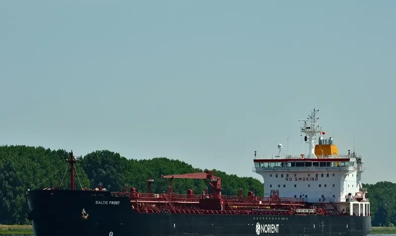 BALTIC FROST Tanker IMO 9327401 photo 9