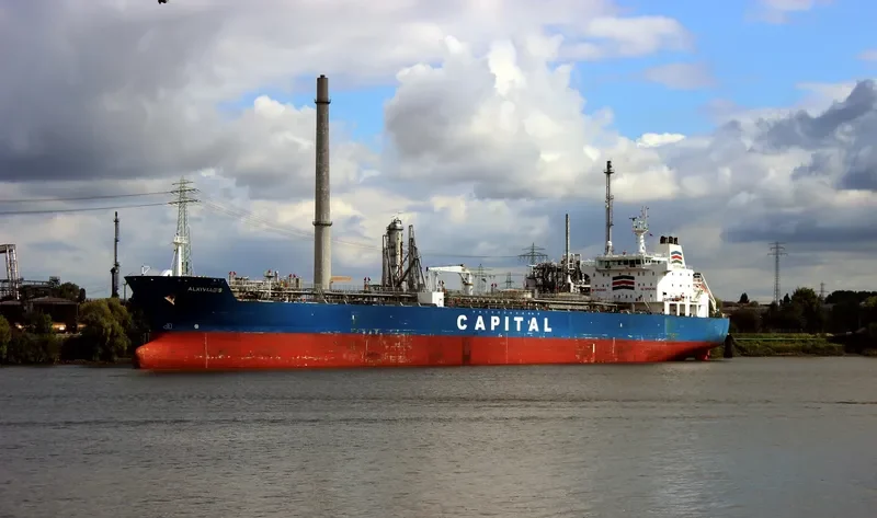 SEAWAYS AMBROSE Tanker IMO 9327437 photo 9