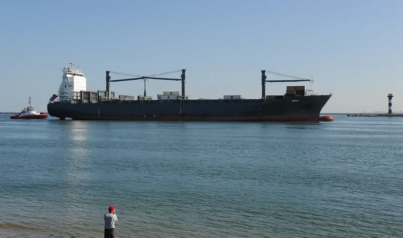 X PRESS MAKALU Container Ship IMO 9327683 photo 2