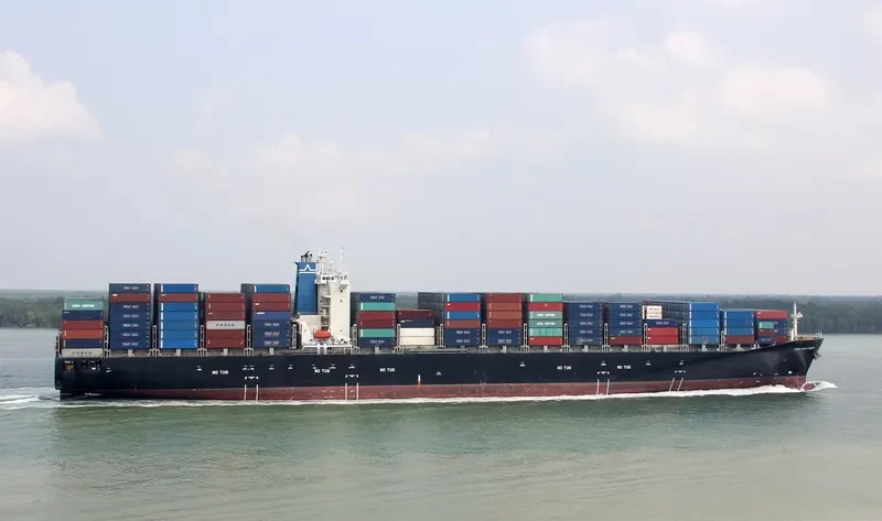 LONG BEACH TRADER Container Ship IMO 9327803 photo 9
