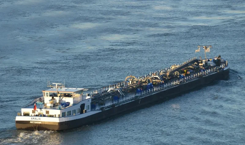 MALIA Tanker IMO 9328584 photo 5