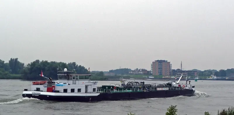 VANORA Tanker IMO 9328766 photo 3