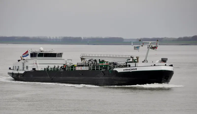 VANORA Tanker IMO 9328766 photo 6