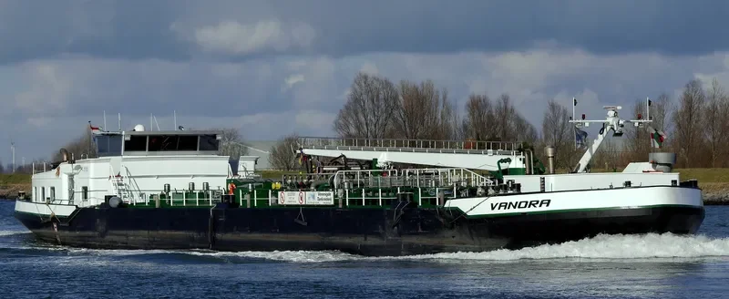 VANORA Tanker IMO 9328766 photo 7