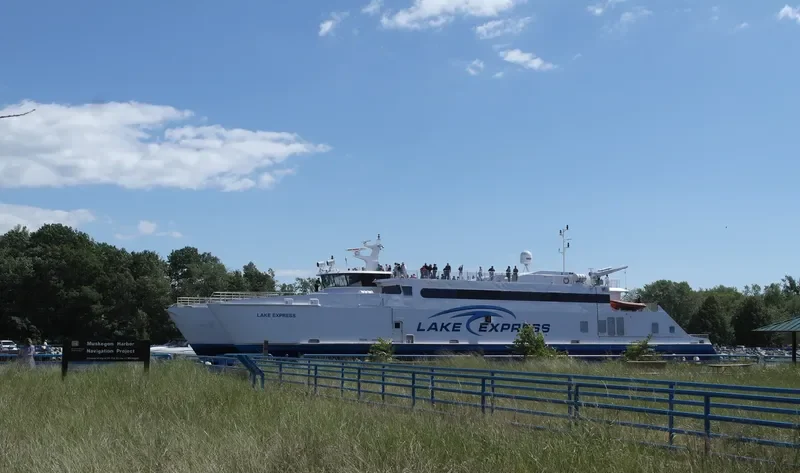 LAKE EXPRESS Ro-Ro IMO 9329253 photo 2