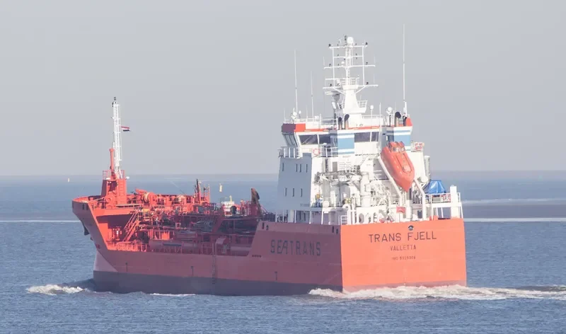 TRANS FJELL Tanker IMO 9329306 photo 8
