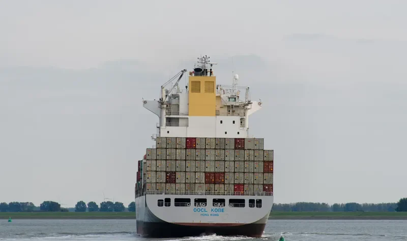 OOCL KOBE Container Ship IMO 9329526 photo 2