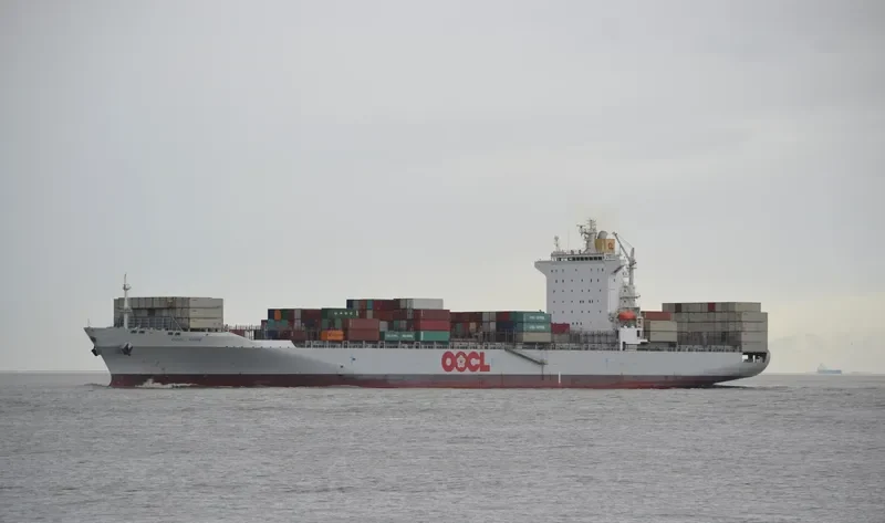 OOCL KOBE Container Ship IMO 9329526 photo 5