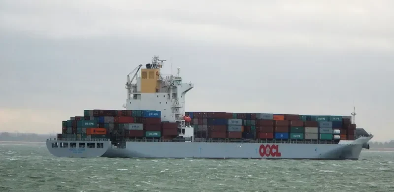 OOCL KOBE Container Ship IMO 9329526 photo 8