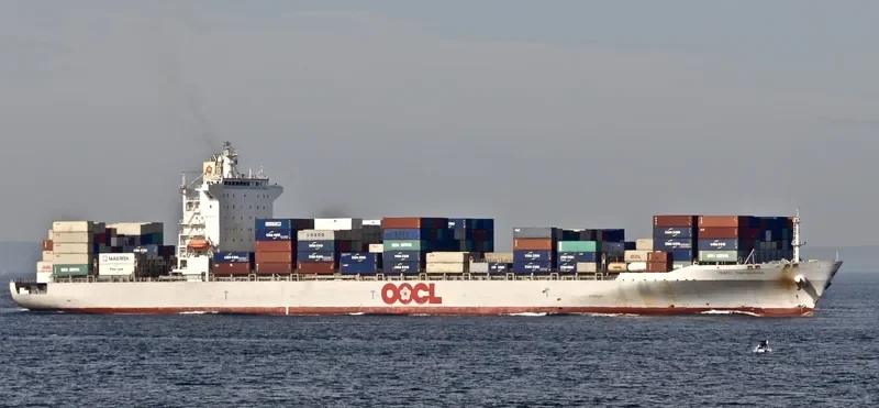 OOCL YOKOHAMA Container Ship IMO 9329538 photo 4