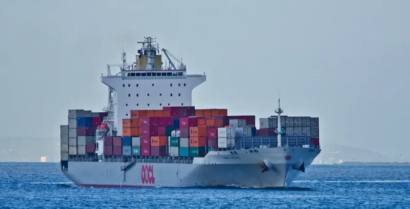 OOCL BUSAN Container Ship IMO 9329540 photo 2