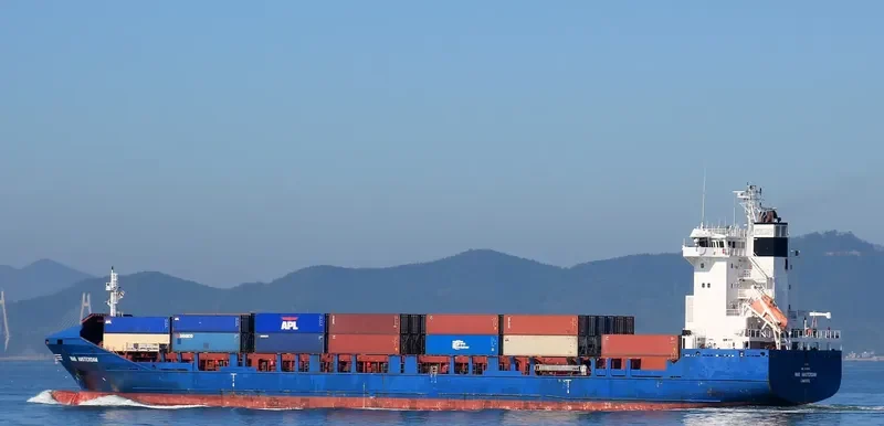 OSAKA VOYAGER Container Ship IMO 9329576 photo 10