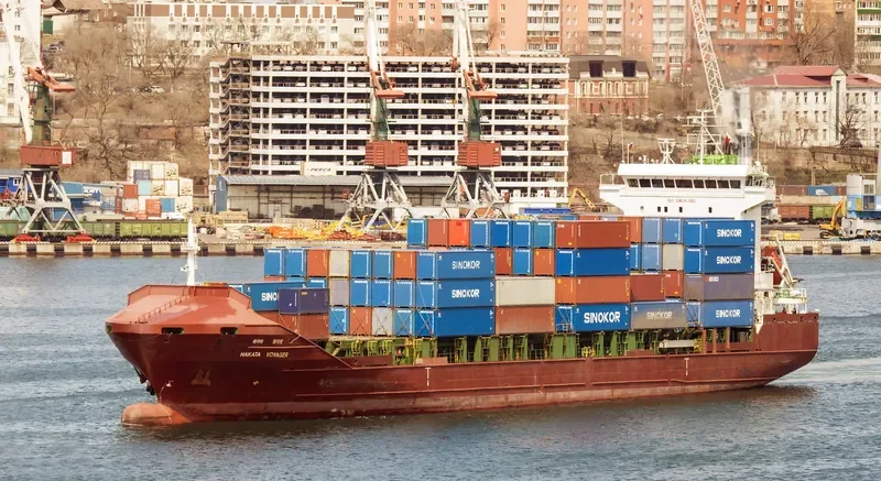 HAKATA VOYAGER Container Ship IMO 9329588 photo 6