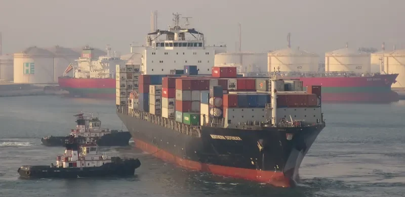 NORTHERN DEFENDER Container Ship IMO 9329643 photo 2