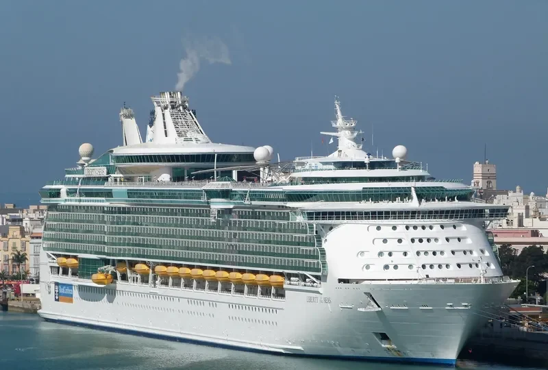 LIBERTY OF THE SEAS Passenger Ship IMO 9330032