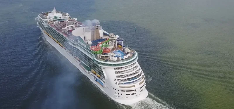 LIBERTY OF THE SEAS Passenger Ship IMO 9330032 photo 4