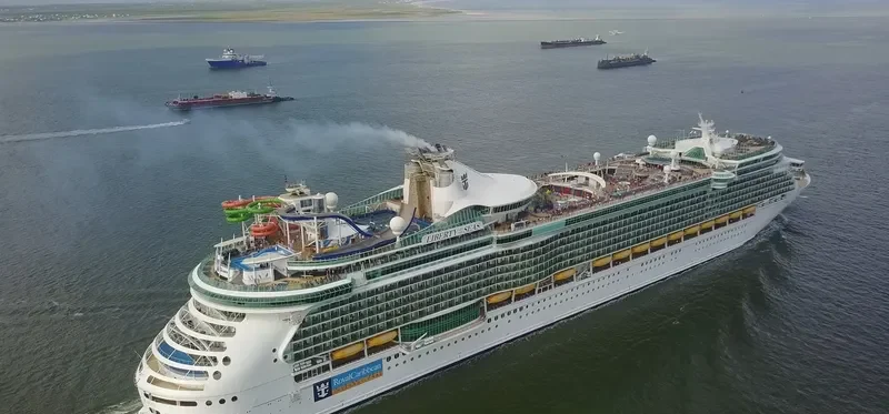 LIBERTY OF THE SEAS Passenger Ship IMO 9330032 photo 6