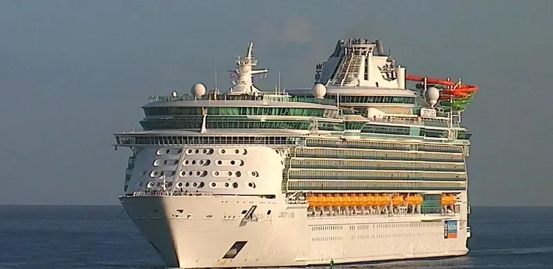 LIBERTY OF THE SEAS Passenger Ship IMO 9330032 photo 10