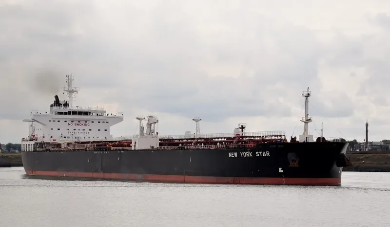AMALIA Tanker IMO 9330355 photo 6