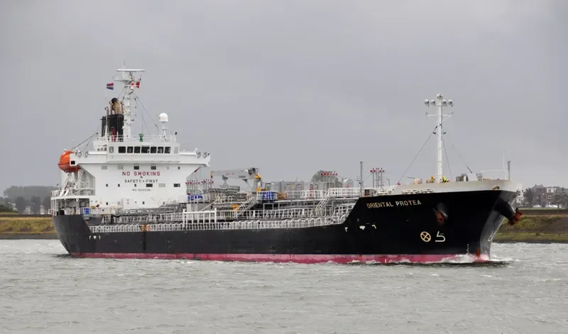 BEGONIA Tanker IMO 9330381 photo 10