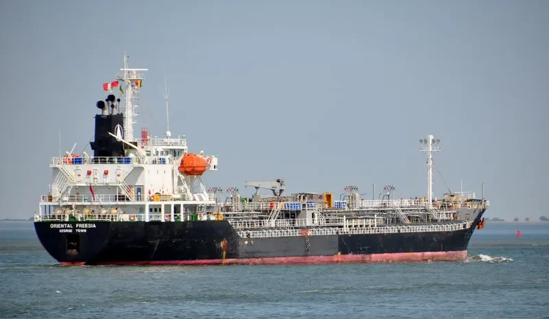 ORIENTAL FREESIA Tanker IMO 9330410 photo 5