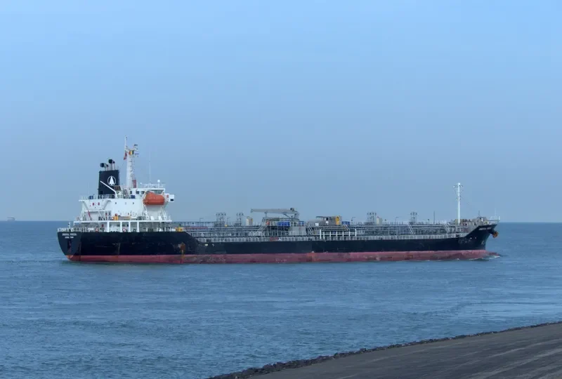 ORIENTAL FREESIA Tanker IMO 9330410 photo 8