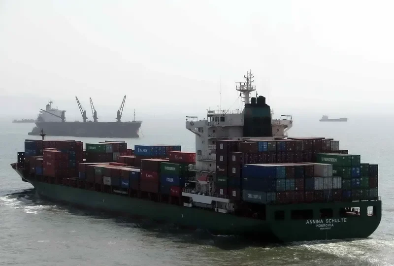 IRENES RYTHM Container Ship IMO 9330537 photo 4