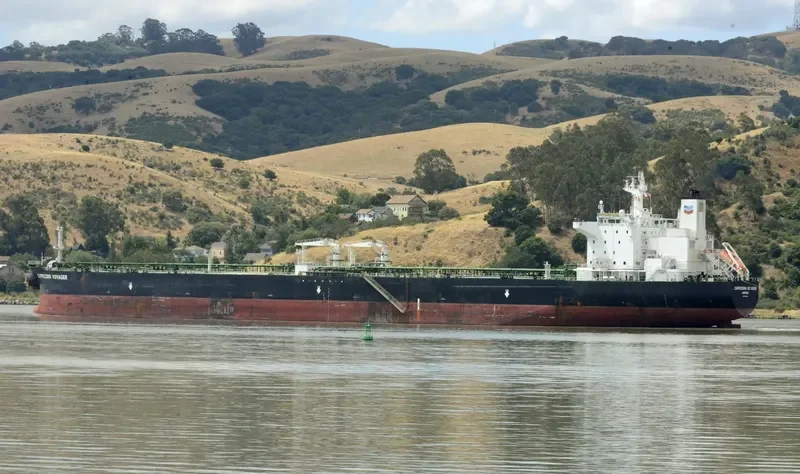 AFRAPEARL Tanker IMO 9330604 photo 3
