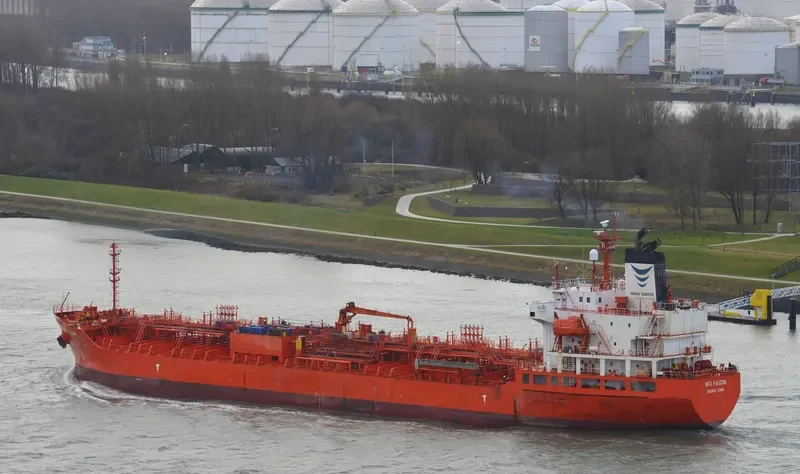 MID FALCON Tanker IMO 9330771 photo 2
