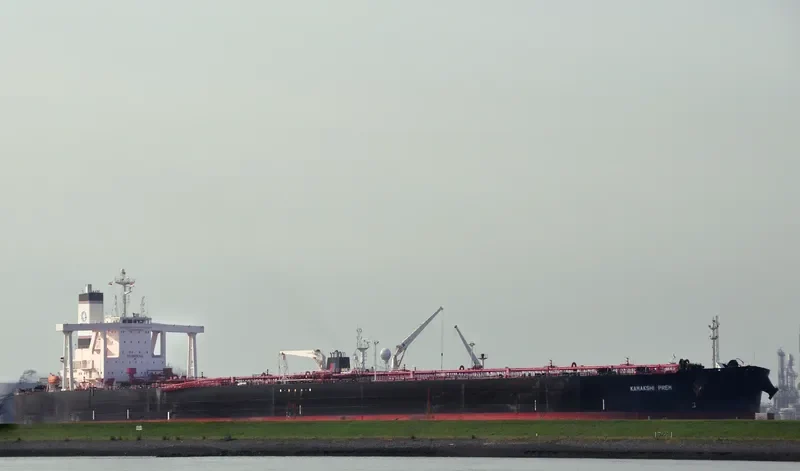 PAPA Tanker IMO 9331244 photo 4