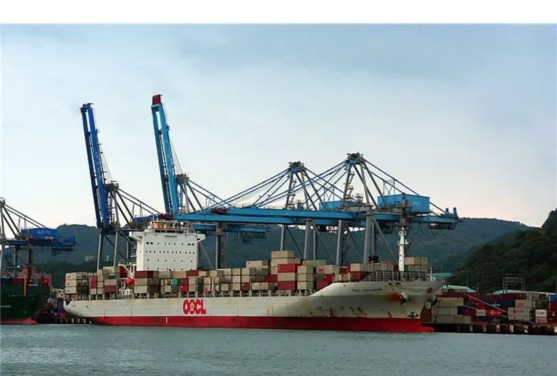 OOCL ZHOUSHAN Container Ship IMO 9332195 photo 10