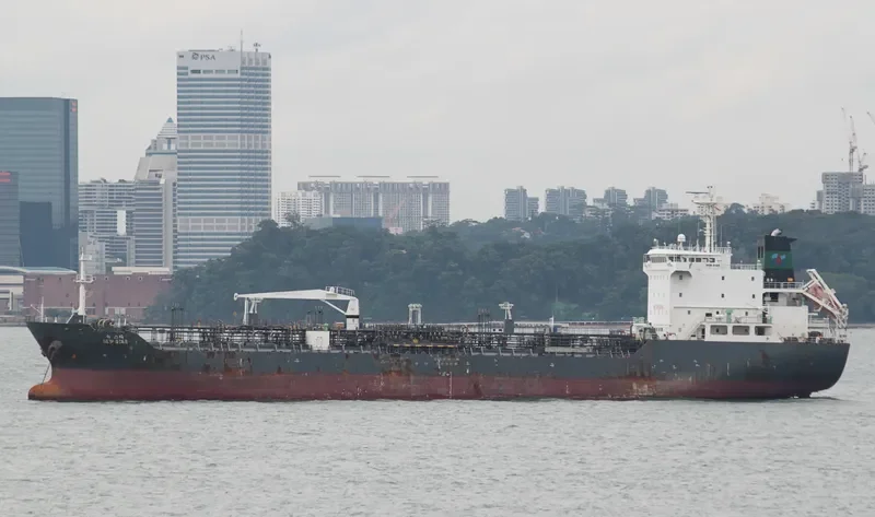 NEW STAR Tanker IMO 9332418 photo 4