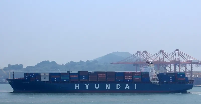 HYUNDAI LONG BEACH Container Ship IMO 9332884 photo 9