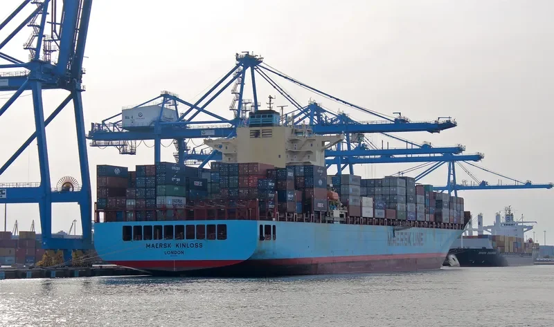 MAERSK KINLOSS Container Ship IMO 9333022 photo 10