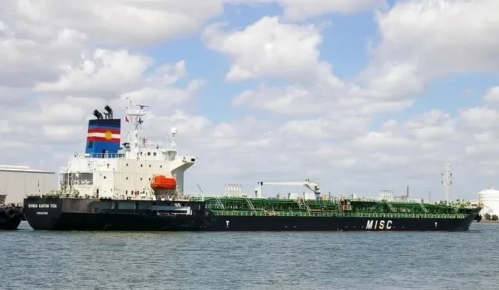 SEA ELEGANT Tanker IMO 9333228 photo 4