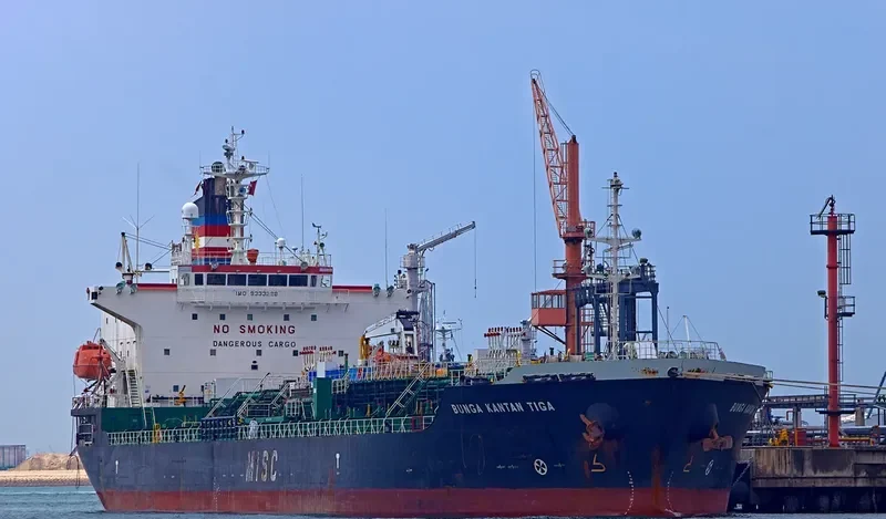 SEA ELEGANT Tanker IMO 9333228 photo 5