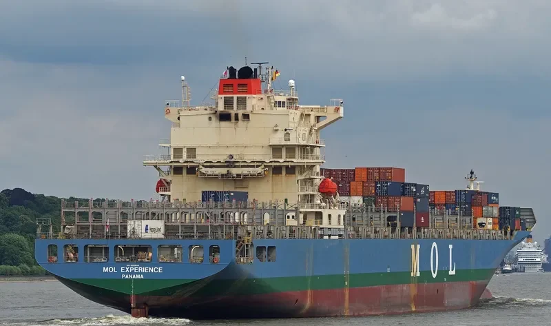 MOL EXPERIENCE Container Ship IMO 9333838 photo 2