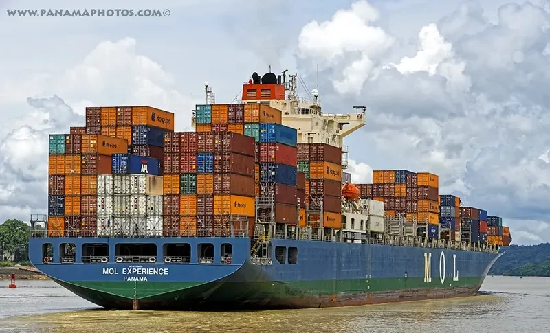 MOL EXPERIENCE Container Ship IMO 9333838 photo 4