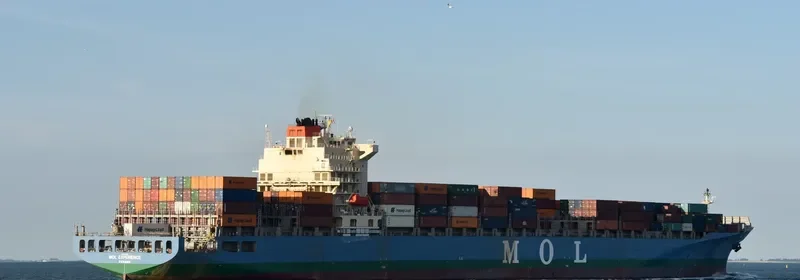 MOL EXPERIENCE Container Ship IMO 9333838 photo 9