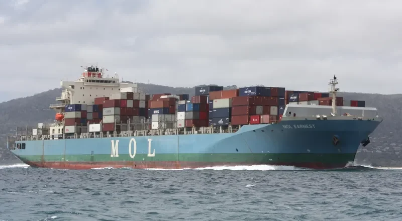 MOL EARNEST Container Ship IMO 9333840 photo 9