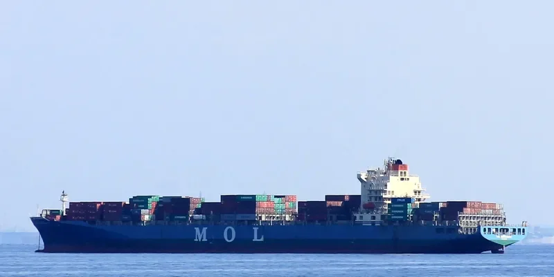 MOL ENDOWMENT Container Ship IMO 9333852 photo 4