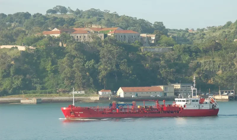 WHITHAVEN Tanker IMO 9334222 photo 8