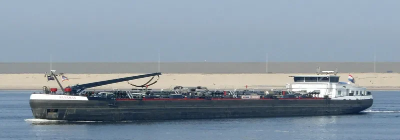 PANAMAX Tanker IMO 9334583 photo 4