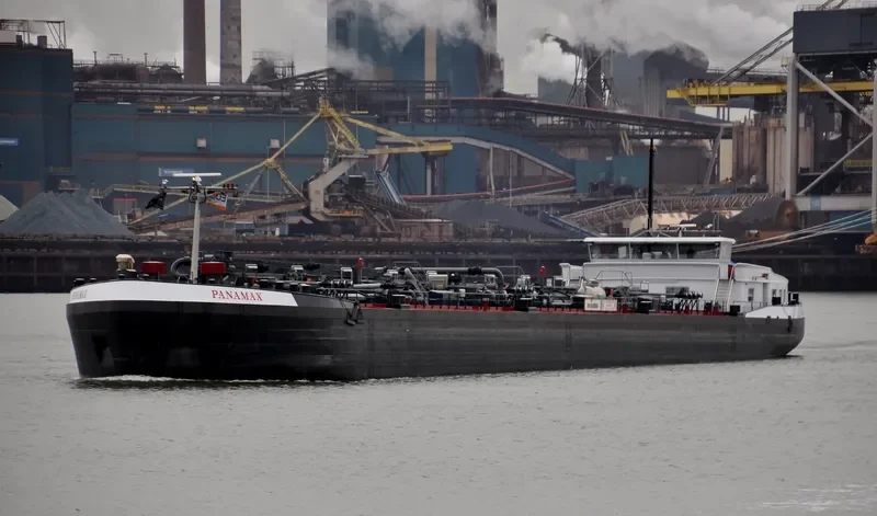 PANAMAX Tanker IMO 9334583 photo 8