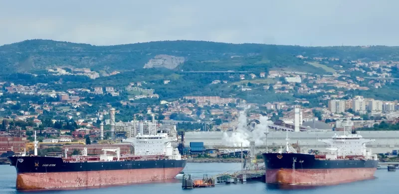 DUGI OTOK Tanker IMO 9334727 photo 3