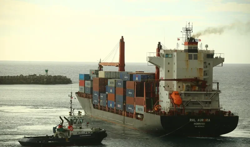RHL AURORA Container Ship IMO 9334832 photo 2